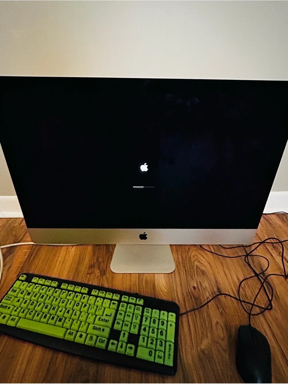 Apple iMac Silver All-in-One Desktop Computer 2014 (keyboard/mouse not included)